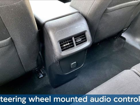 Used 2018 Chevrolet Equinox LT image 11