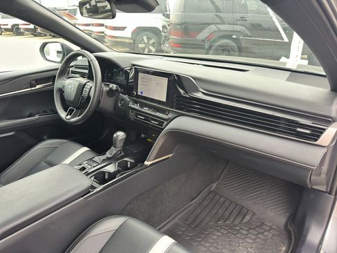 Used 2025 Toyota Camry SE image 26