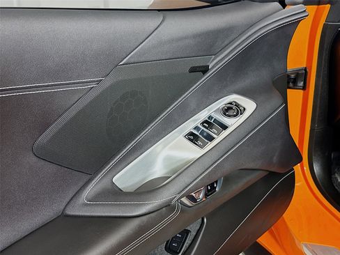 Used 2024 Chevrolet Corvette Stingray Convertible image 19