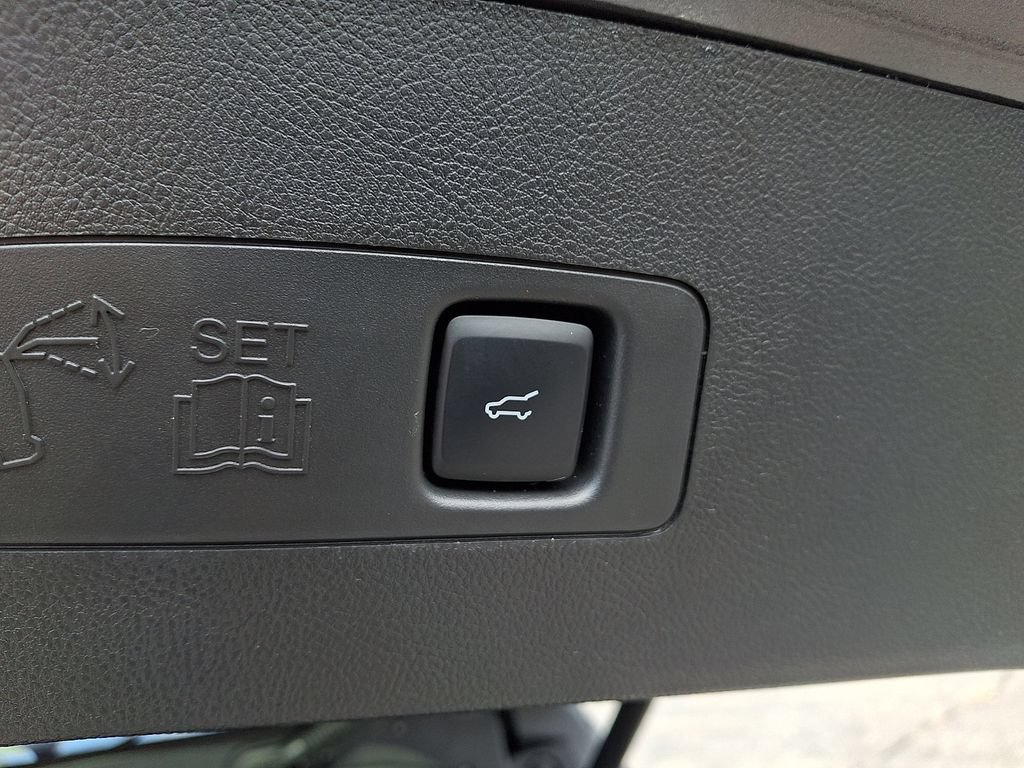 Certified 2023 Lincoln Corsair AWD w/ Equipment Group 101A image 29