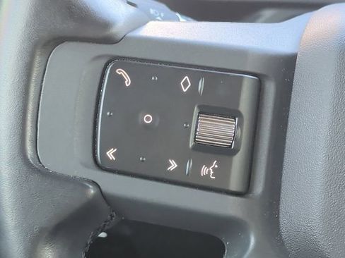 Used 2023 Land Rover Defender 130 X-Dynamic SE image 10