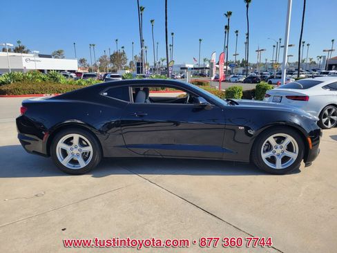 Used 2019 Chevrolet Camaro LT RWD image 3