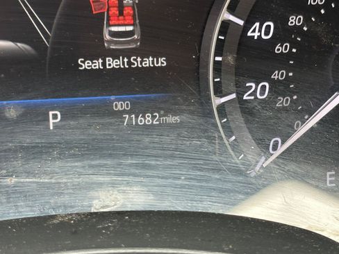 Used 2021 Toyota Highlander XLE FWD image 13