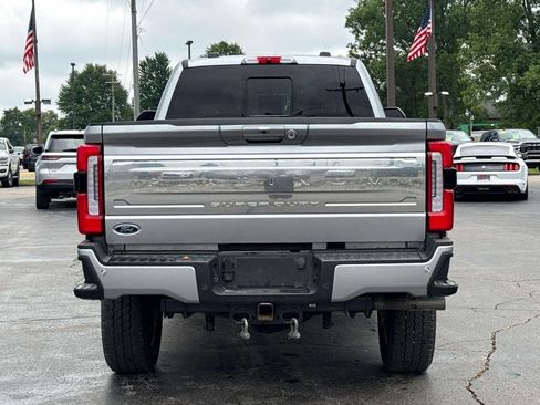 Used 2024 Ford F350 Platinum w/ FX4 Off-Road Package AWD/4WD image 9