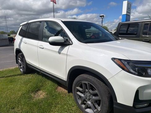 Used 2023 Honda Passport EX-L image 2