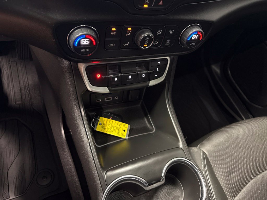 Used 2022 GMC Terrain SLT w/ LPO, Floor Liner Package FWD image 14