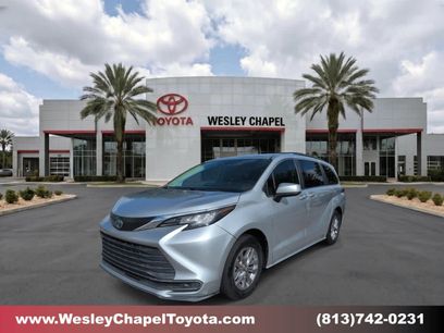 Certified 2022 Toyota Sienna LE
