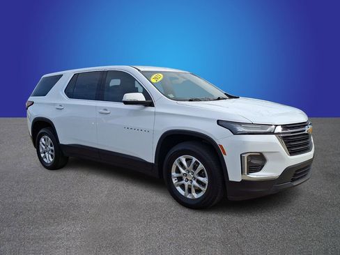 Used 2023 Chevrolet Traverse LS w/ Safety Package FWD image 3