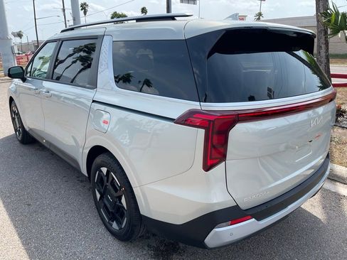 New 2026 Kia Carnival EX image 5