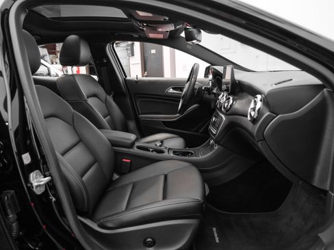Used 2018 Mercedes-Benz GLA 250 4MATIC image 32