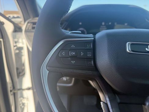 New 2026 Jeep Grand Cherokee Altitude image 16