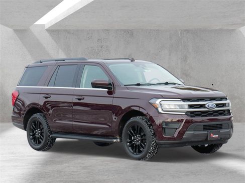 Certified 2024 Ford Expedition XLT image 1