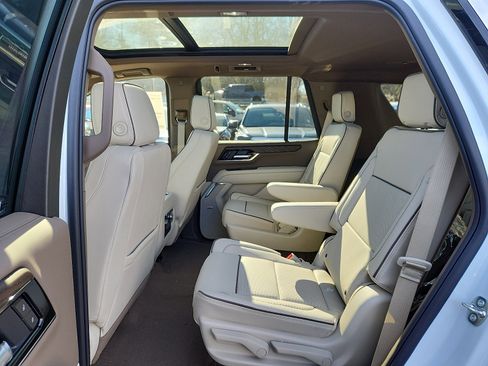 New 2026 GMC Yukon Denali w/ Sun & Power Step Package image 6