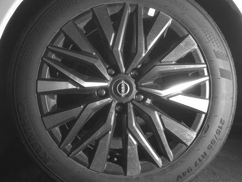 Used 2025 Nissan Altima 2.5 SV image 14