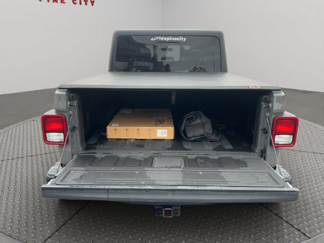Used 2022 Jeep Gladiator Rubicon w/ Cold Weather Group AWD/4WD image 38