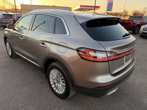 Used 2019 Lincoln Nautilus FWD image 3