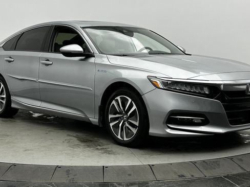 Used 2019 Honda Accord Touring image 3