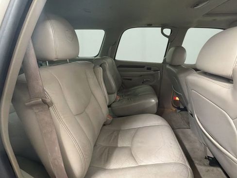 Used 2004 Cadillac Escalade AWD image 14