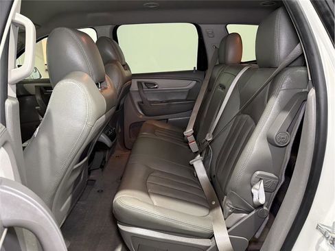 Used 2014 Chevrolet Traverse LT image 13