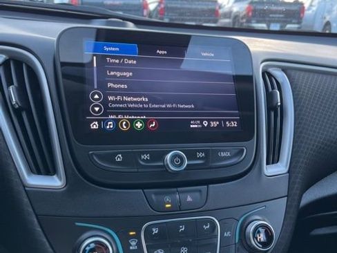 Used 2025 Chevrolet Malibu LT image 42