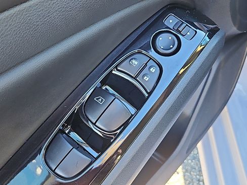 Certified 2025 Nissan Altima 2.5 SR image 13