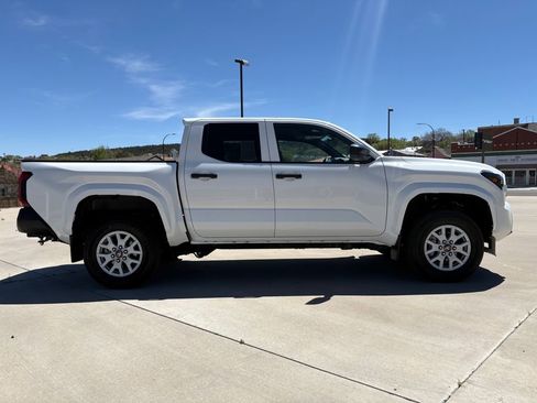 Used 2024 Toyota Tacoma SR AWD/4WD image 7
