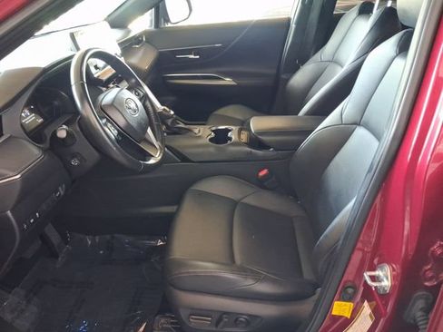 Used 2022 Toyota Venza XLE AWD/4WD image 11