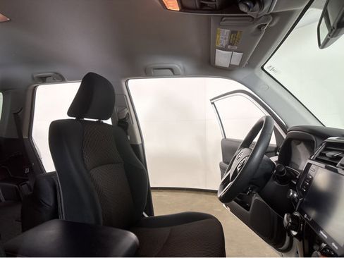 Used 2023 Toyota 4Runner TRD Off-Road image 29