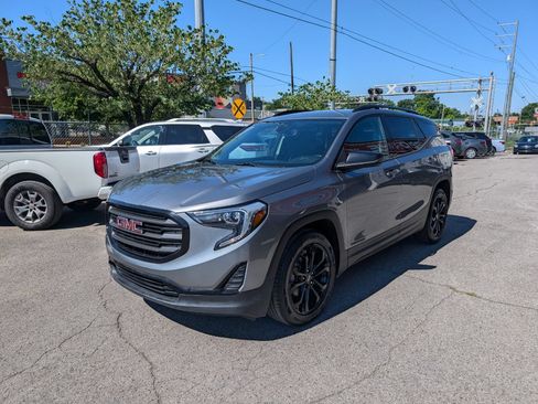 Used 2020 GMC Terrain SLE w/ Driver Convenience Package FWD image 3
