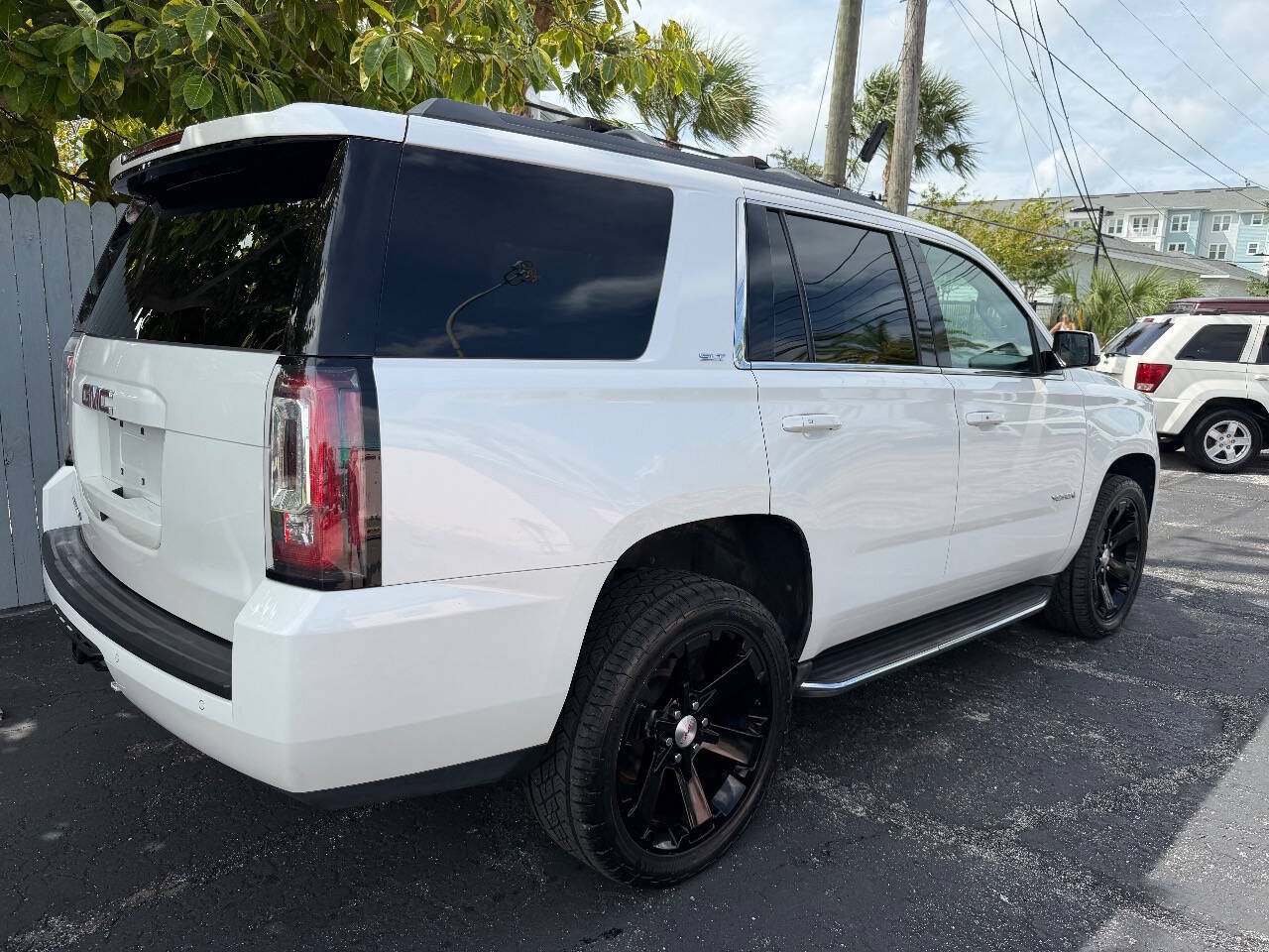 Used 2016 GMC Yukon SLT AWD/4WD image 3