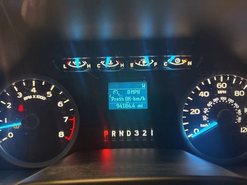 Used 2015 Ford F150 XLT image 23