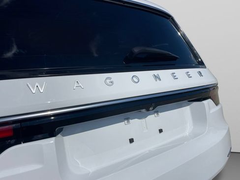 Used 2022 Jeep Wagoneer Series I w/ Convenience Group I AWD/4WD image 17