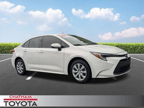 Certified 2024 Toyota Corolla LE FWD image 1