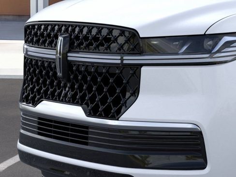 New 2026 Lincoln Navigator L Reserve w/ Jet Appearance Package AWD/4WD image 42
