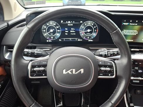 Used 2024 Kia Carnival SX Prestige FWD image 19