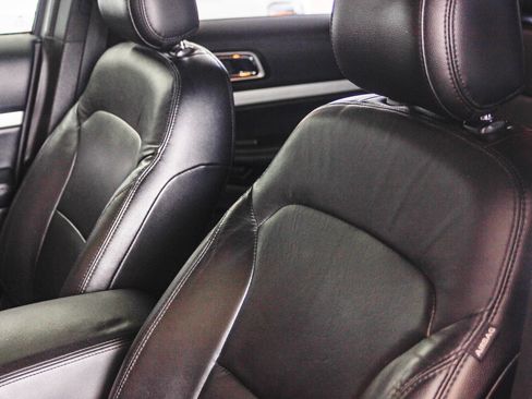 Used 2016 Ford Explorer XLT image 23