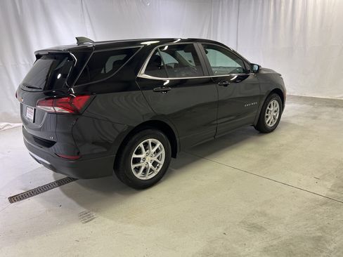 Certified 2024 Chevrolet Equinox LT FWD image 11