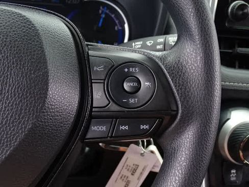 Certified 2025 Toyota RAV4 LE AWD/4WD image 35