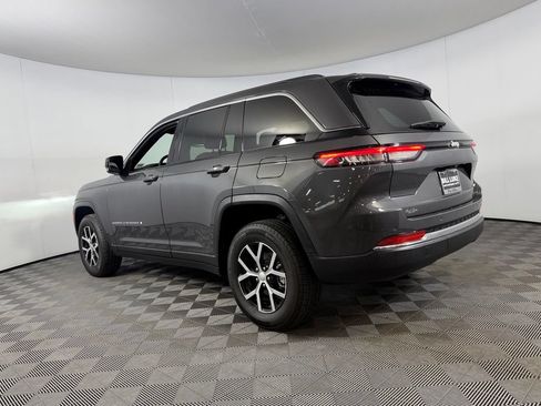 Certified 2024 Jeep Grand Cherokee Limited RWD image 9