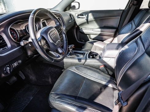 Used 2019 Dodge Charger SXT w/ Leather Interior Group image 5