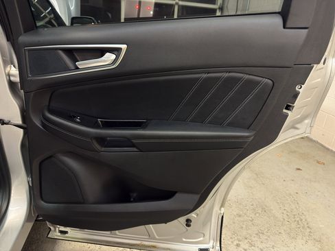 Used 2017 Ford Edge Sport w/ Technology Package image 26