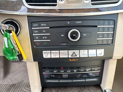 Used 2016 Mercedes-Benz E 350 Sedan image 23