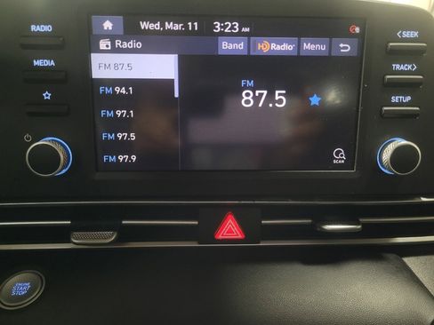 Used 2021 Hyundai Elantra SEL image 25