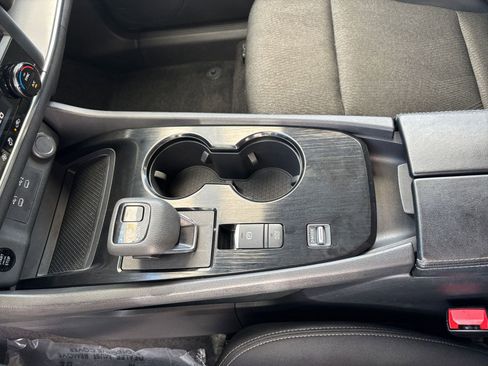 Used 2025 Nissan Rogue SV FWD image 43