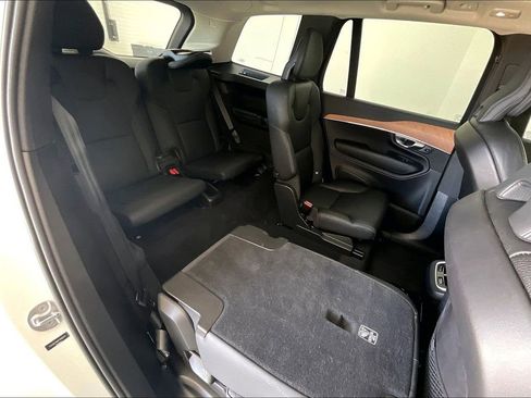 Used 2023 Volvo XC90 B6 Plus image 36