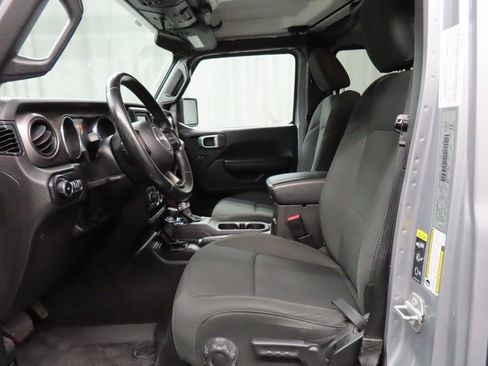 Used 2020 Jeep Wrangler Unlimited Willys image 9