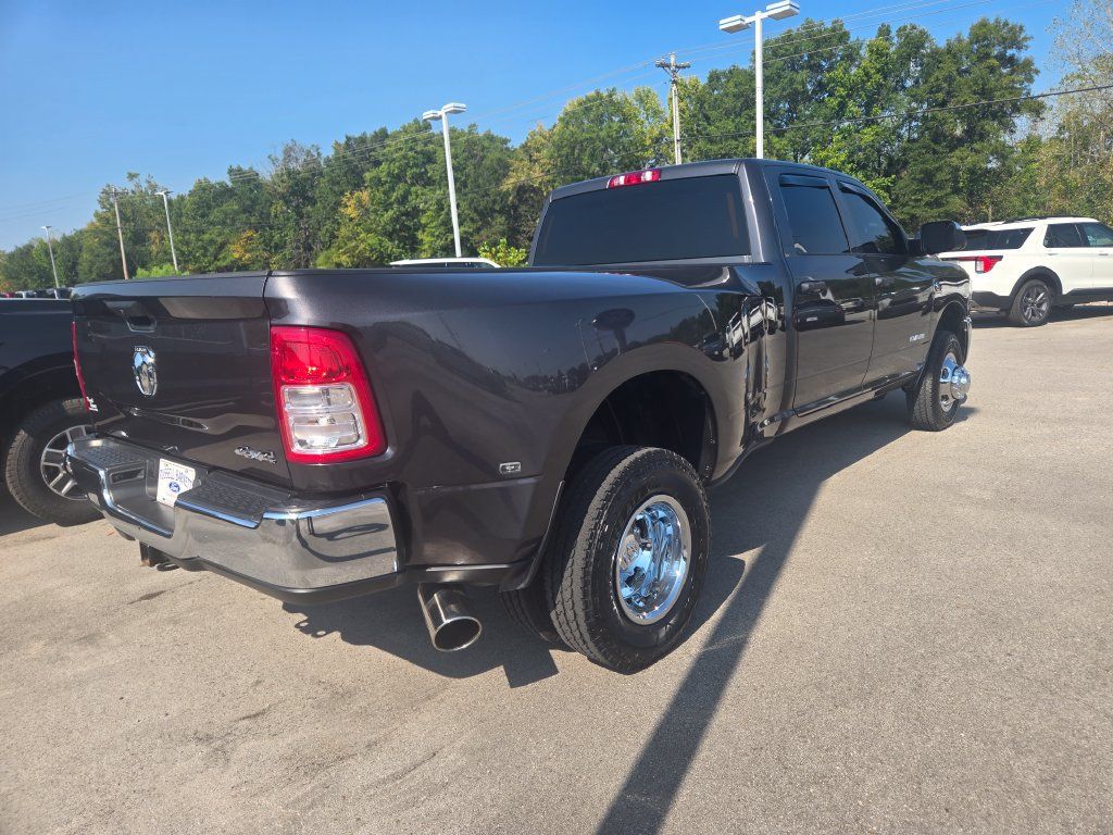 Used 2022 RAM 3500 Tradesman w/ Chrome Appearance Group AWD/4WD image 4