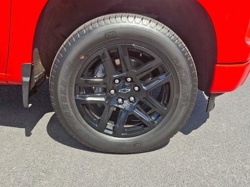 Used 2022 Chevrolet Silverado 1500 Custom w/ LPO, Dark Essentials Package AWD/4WD image 8