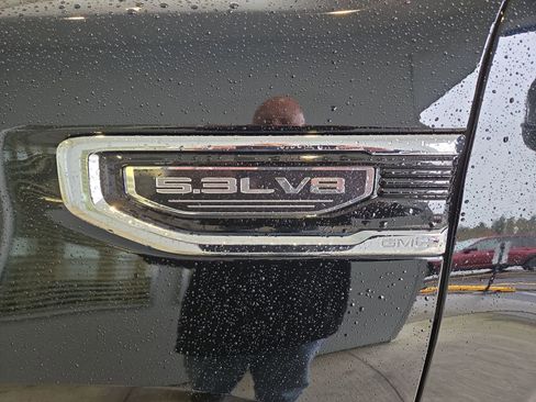 Certified 2025 GMC Sierra 1500 SLT image 11