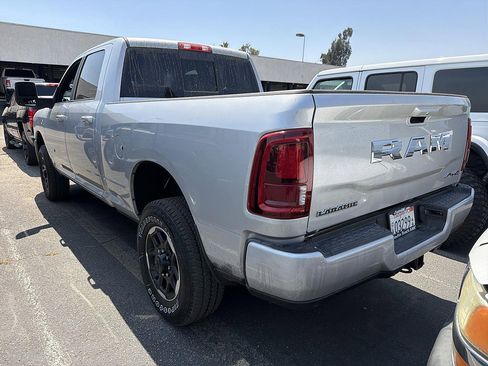 Used 2026 RAM 2500 Laramie AWD/4WD image 3
